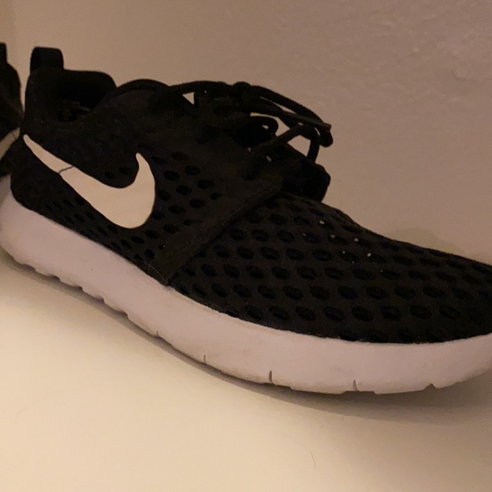 Nikes - Picture 2 of 2